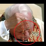 Nagrano jak Różaniec Jana Pawła II lewituje – Cud?