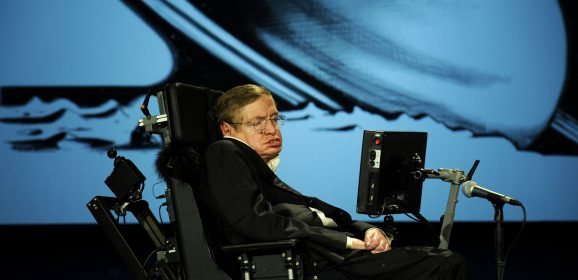 Stephen Hawking obawiał się powstania nowej rasy “nadludzi”? Martwił się, że ludzkość może…